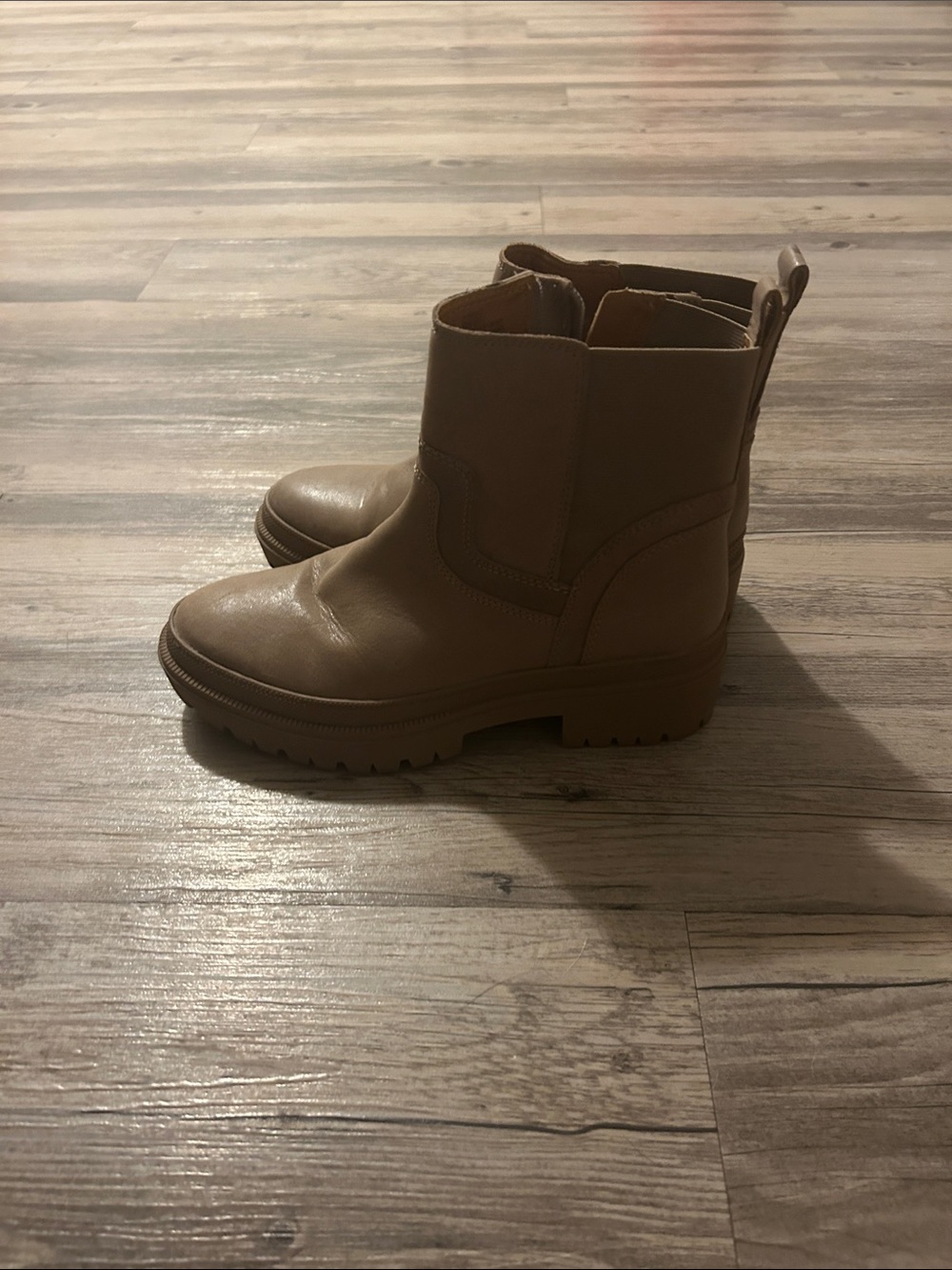 Lucky Brand Women’s Tan Lug-Sole Chelsea Booties